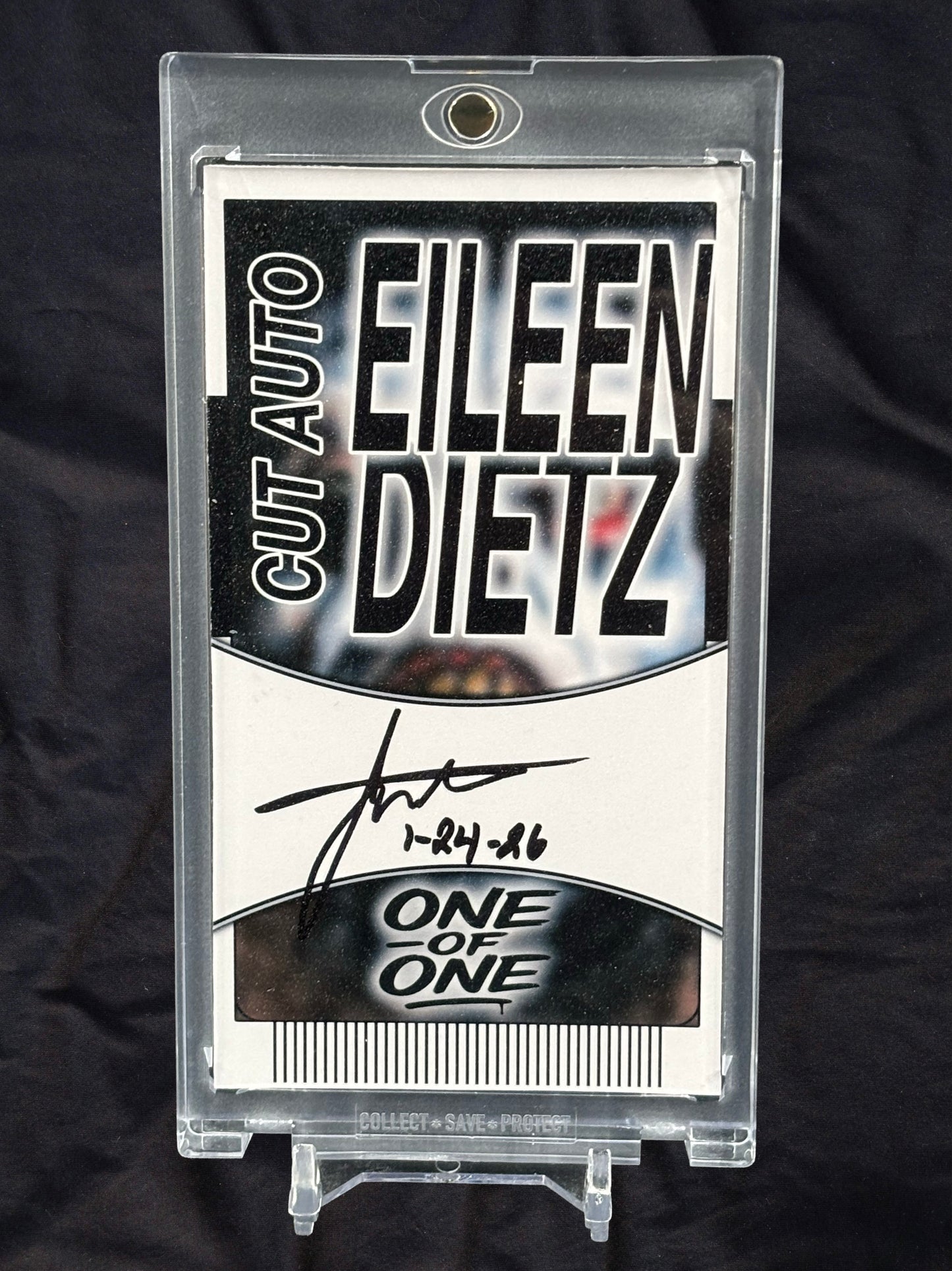 Eileen Dietz Autograph – The Exorcist – 1/1 Oversized Cut Signature Display – Horror Icon